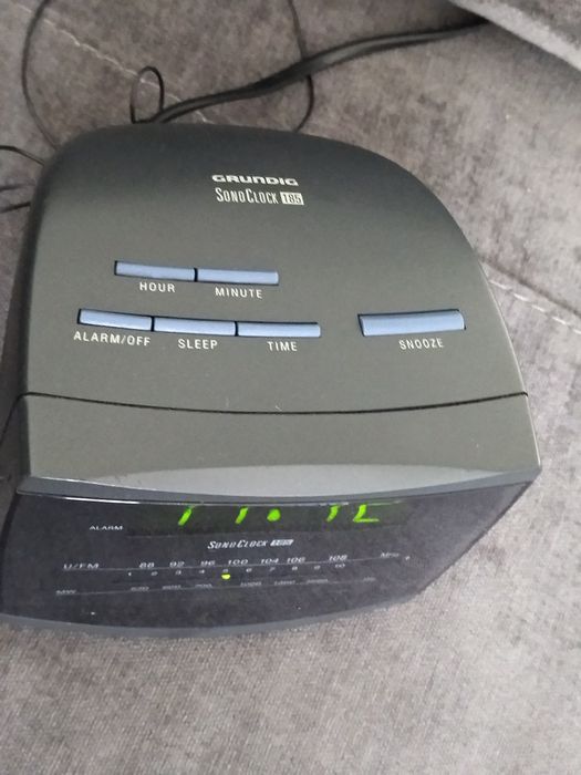 Rádio Despertador Grundig Sonoclock 185