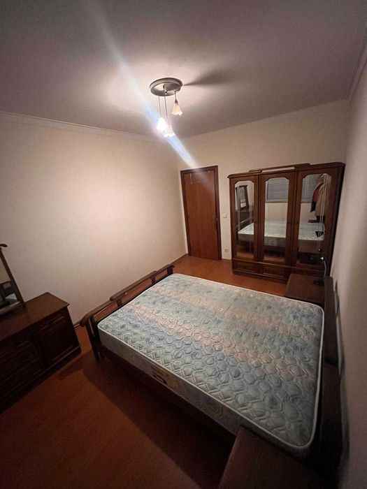 Arrendo Quarto próximo ao metrô da Reboleira, Amadora