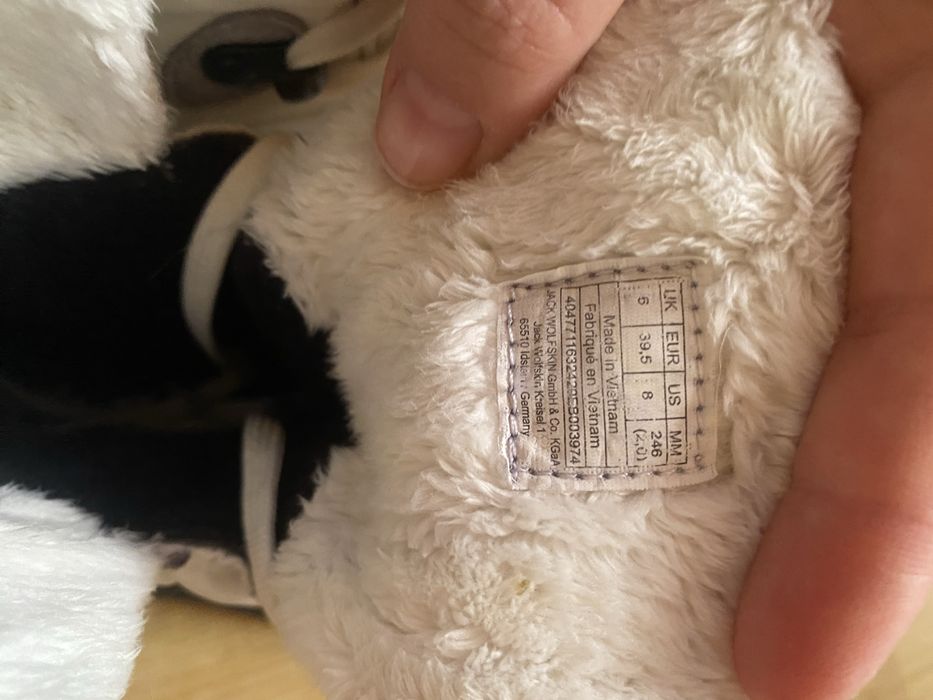 Продам зимові жіночі ботинк Jack Wolfskin