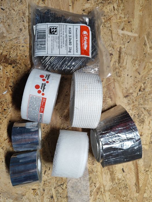 Zestaw materiałów budowlanych + wężyk przyłączeniowy