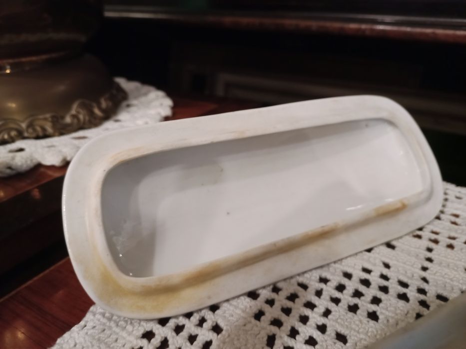 Caixa em porcelana da Vista Alegre para escovas de dentes