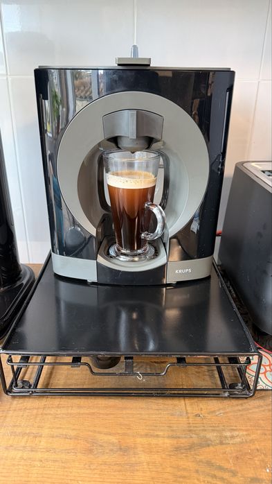 Máquina Café  Dolce Gusto - Oferta da Base para Capsulas