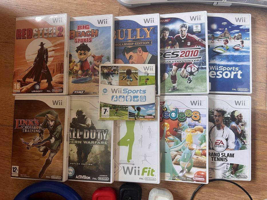 Nintendo Wii Completa + Balance Board + 3 Comandos + 11 Jogos + Acessórios