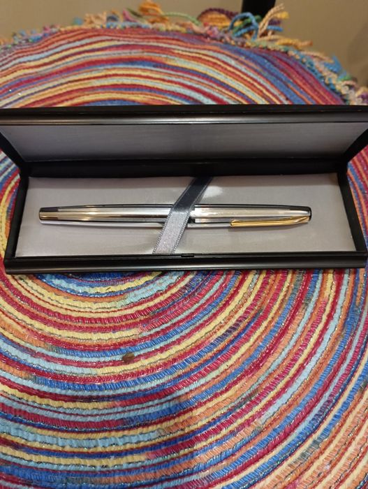 Галстуки фирменные,бабочки