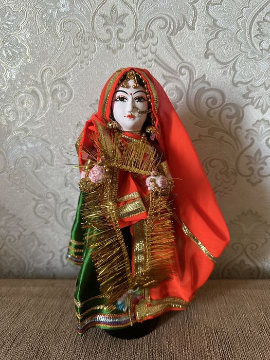 Лялька з фарфоровим обличчям (з Індії)