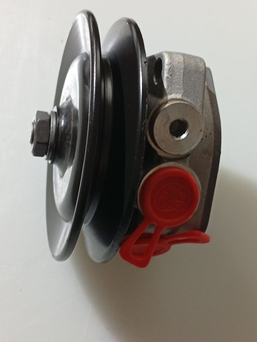 Bomba de direção nova