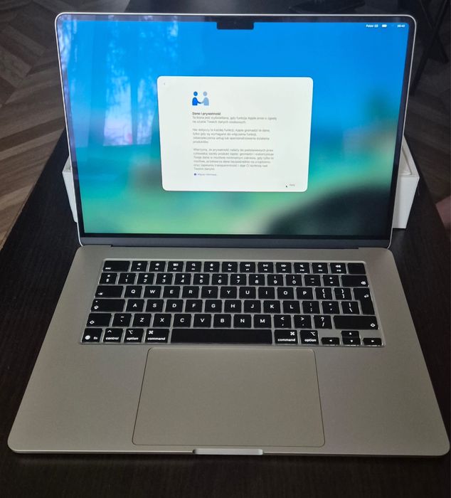 Laptop APPLE MacBook Air 2025 15.3" Retina M4 16GB RAM 512GB SSD macOS Księżycowa poświata