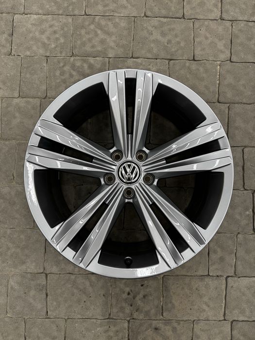 R-19 Оригінал Volkswagen TOUAREG R-LINE,комплект дисків SEBRING для VW Таурек
