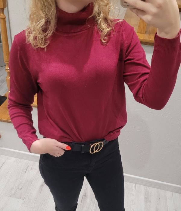 Piękny, nowy, różowy golfik