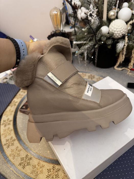 Зимові  черевики на натуральному хутрі 37 р.