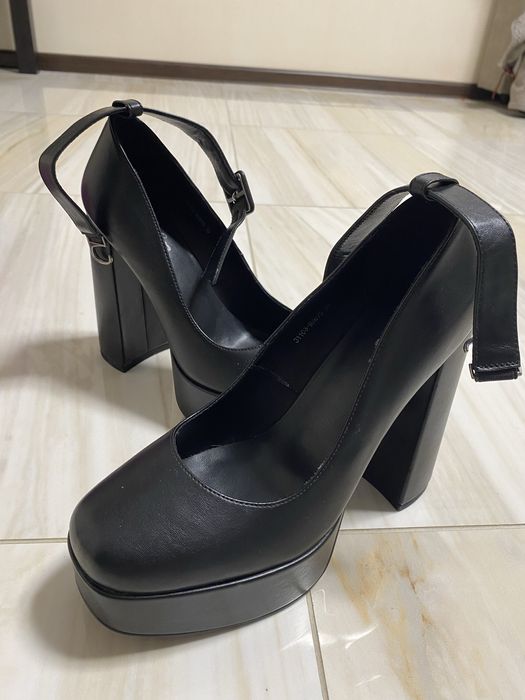Чорні шкіряні туфлі на платформі | Стійкий каблук, трендові
