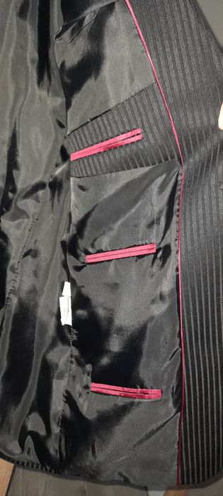 Nowoczesny garnitur męski czarny w prążki na 182-cm wzrostu