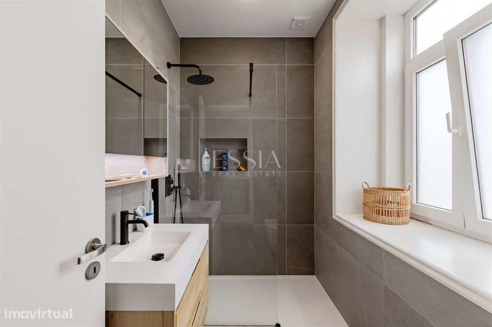 Apartamento T4 na Foz Velha a 150 metros do mar