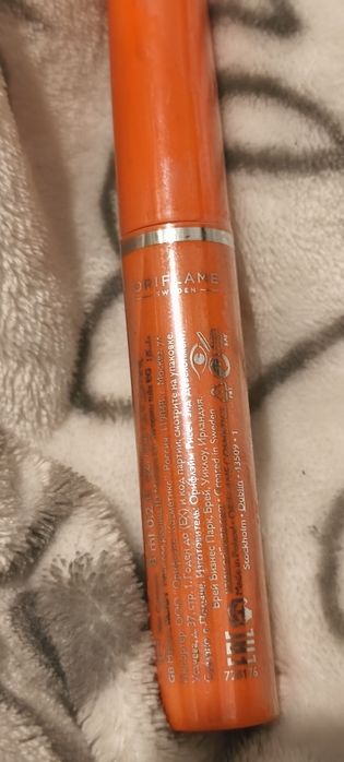 Czarny tusz do rzęs In Action. Oriflame