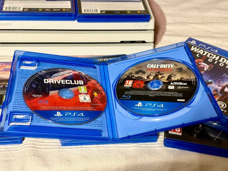 PlayStation 4 Pro 1TB CUH-7216B Biała Glacier White