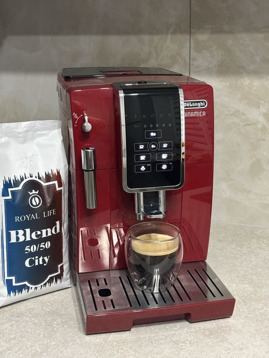 Кавомашина delonghi dinamica у червоному кольорі