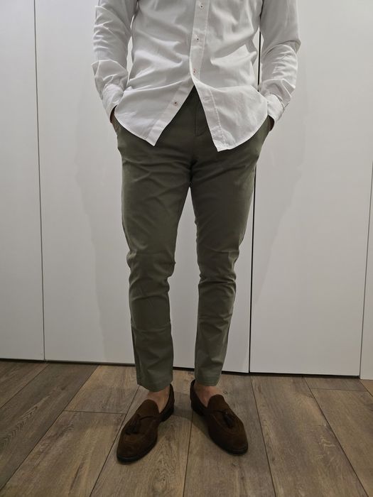 Varios pares de calcas slim fit homem tamanhos  42 e 44