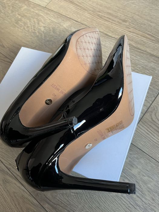 Śliczne szpilki lakierowane czarne Nine West 40 nowe
