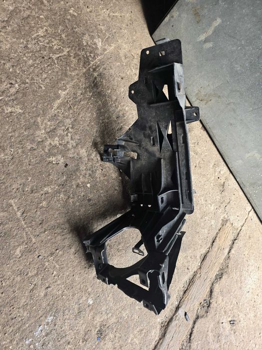 wspornik mocowanie lampy BMW 5 F10 F11 lift