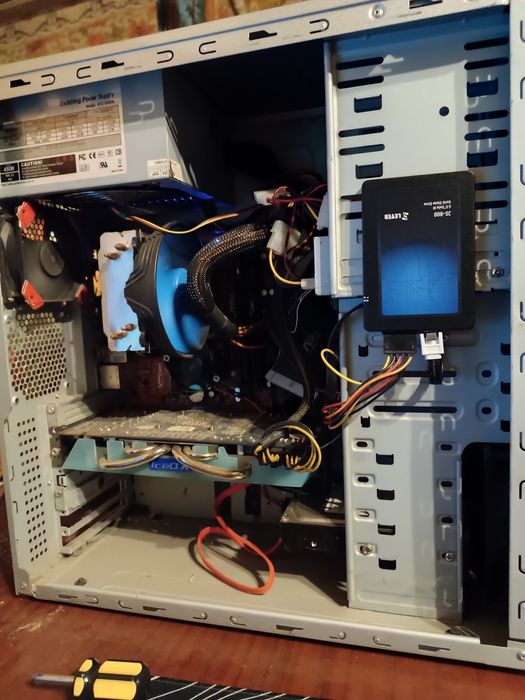 Продам системник G31 на Xeon5430