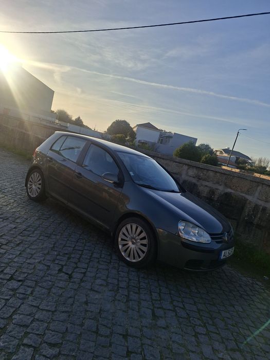 Golf V  gasolina Leia