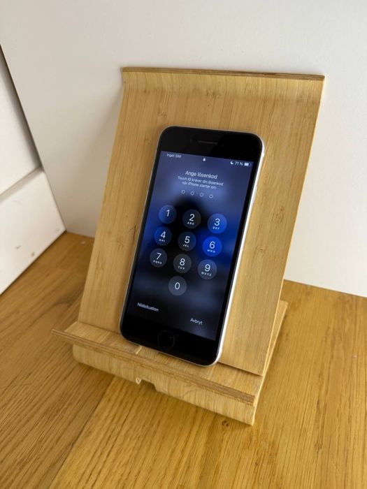 Iphone se 64gb на паролі #1338