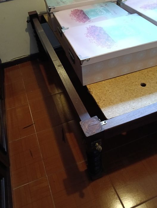 Cama antiga bom estado