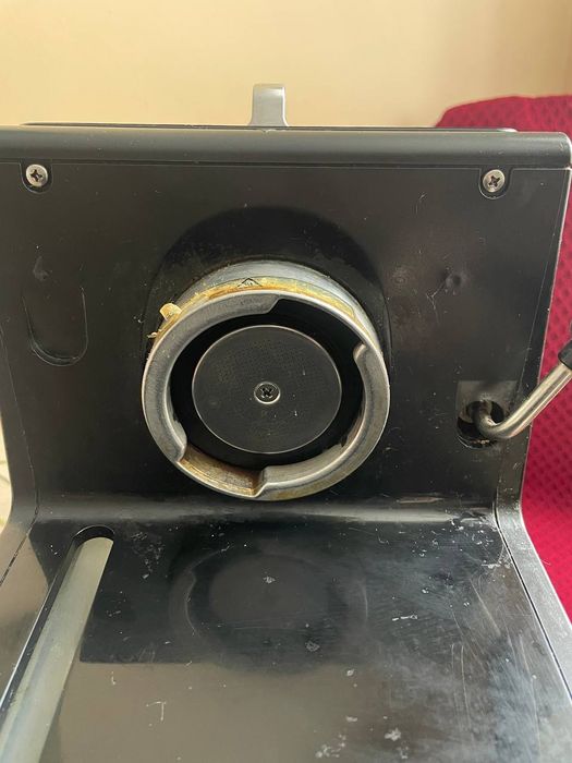 Кавоварка Delonghi на ремонт або на запчастини. Ріжок з фільтром