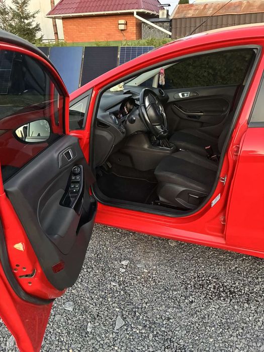 Продам офіційний Ford Fiesta 2013р 1,5d.В ідеальному стані!