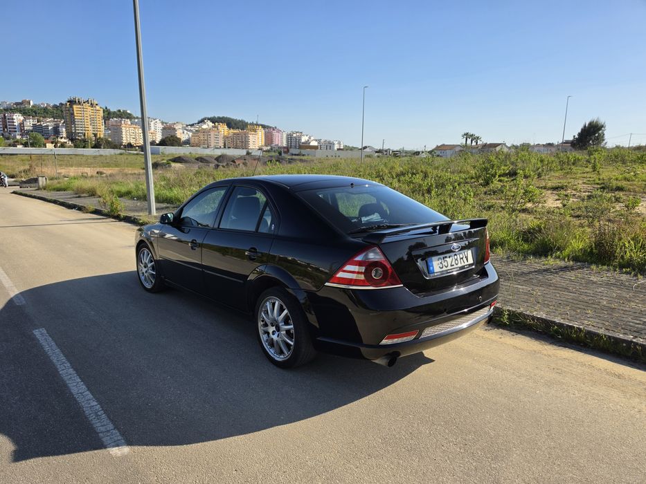 Ford Mondeo Hatchback 2.0 TDCi Ghia em muito bom estado