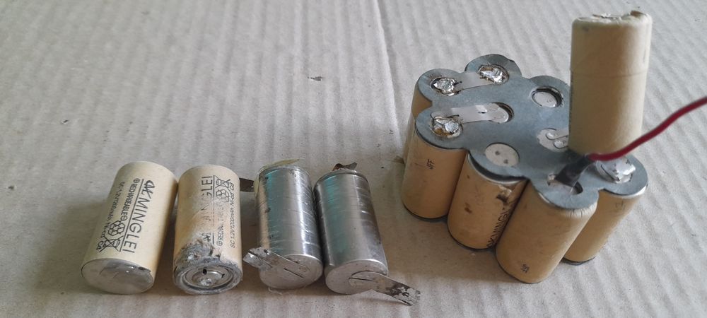 Аккумуляторы для шуруповерта.