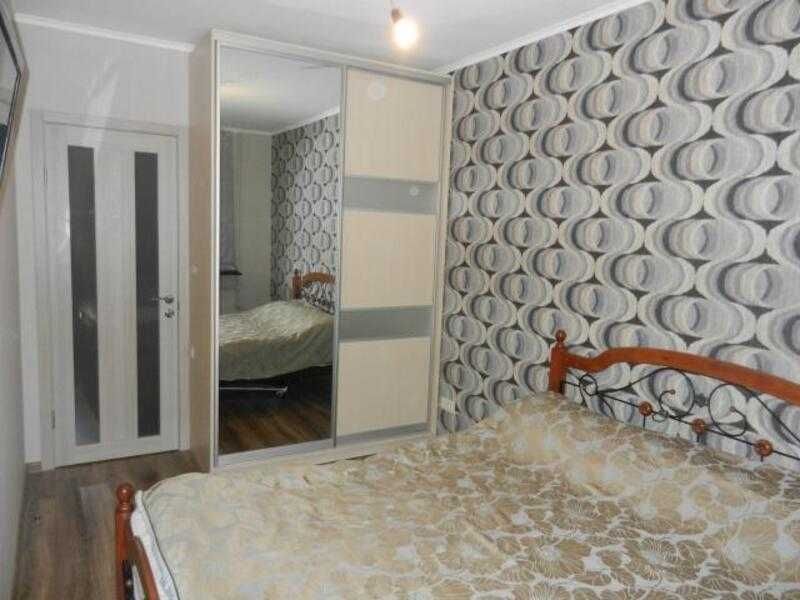 Продам трикімнатну квартиру на Нових Будинках