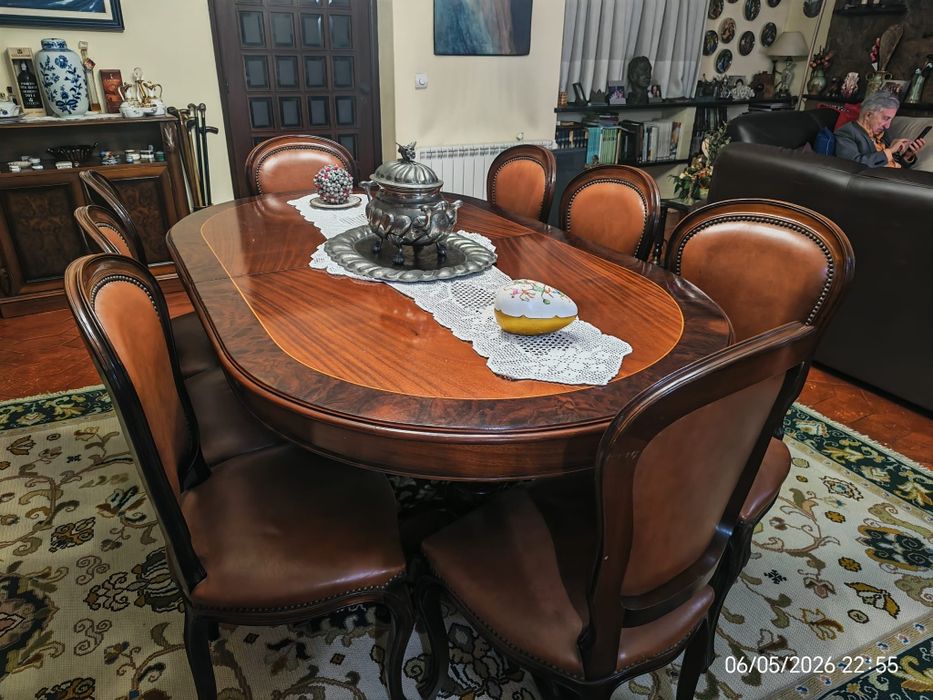 Mobília de sala jantar em madeira