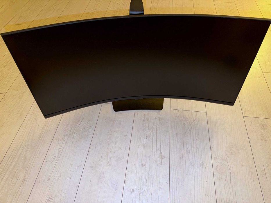 Monitor Samsung Odyssey G7 40" 5120x2160 180Hz LS40FG750EUXEN