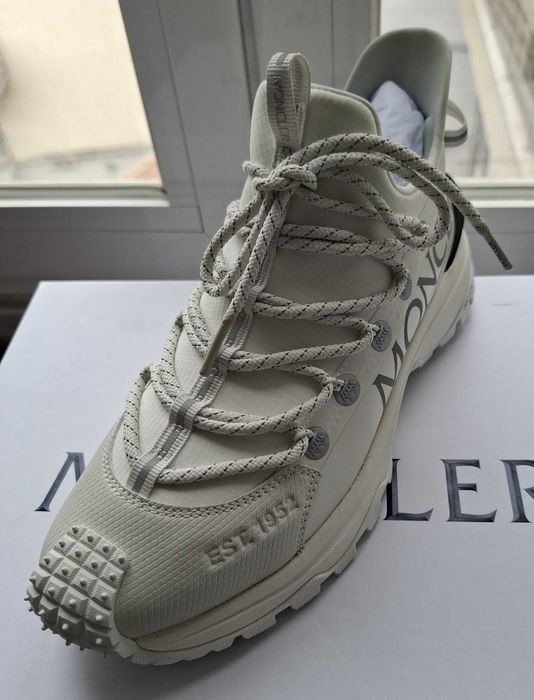 Sneakers novos brancos Moncler 40 - SALDO