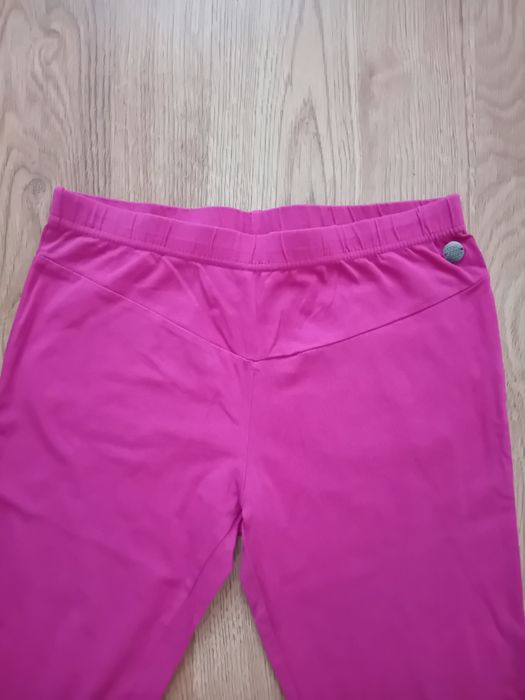 Krótkie legginsy roz.152