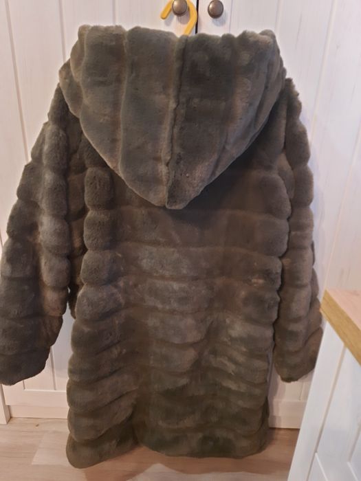 Шуба оливковая с капюшоном