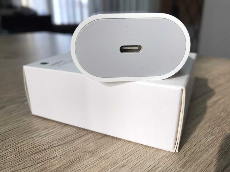 Швидка зарядка, адаптер Apple iPhone Power Adapter USB-C 20W