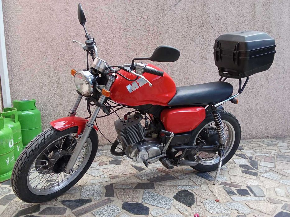 mz etz 125 personalizada e com apenas 27000km (inclui todo o material original)
