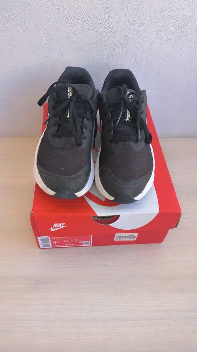 Кросівки для бігу сітка Nike Star Runner 3 р.36.5 Чорні