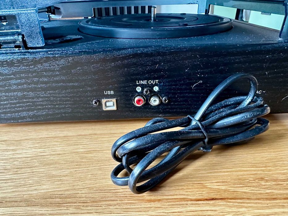 Gramofon elektryczny czarny z głośnikami - DG-013 + igła