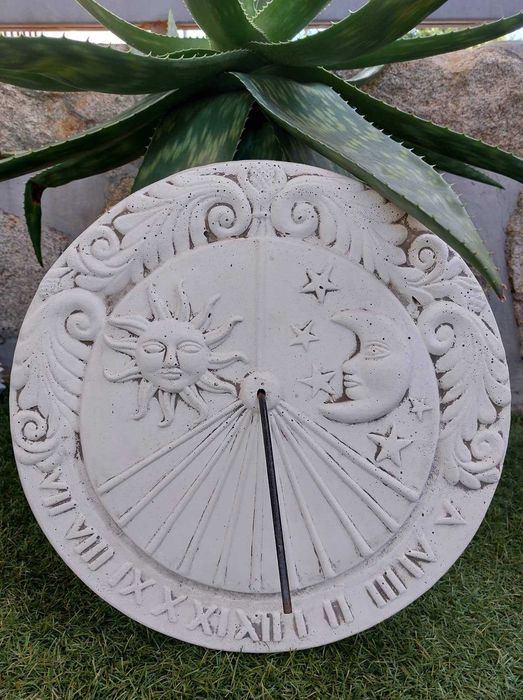 relógio solar de jardim