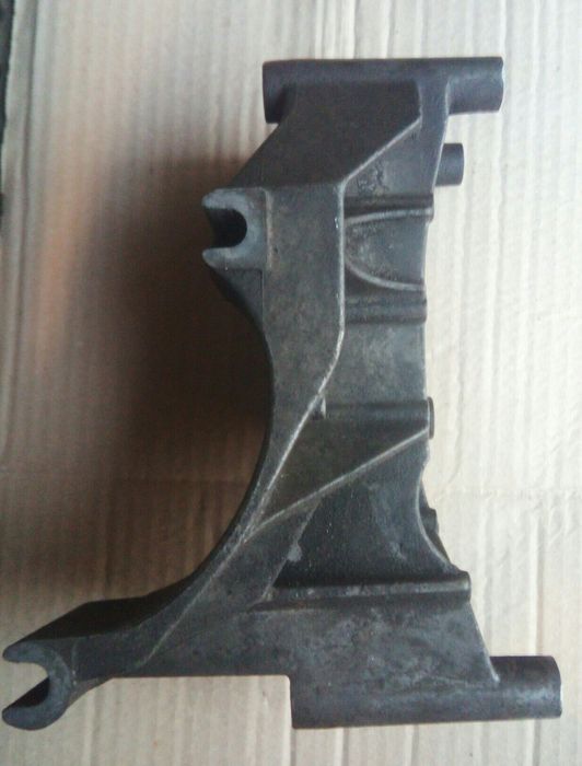 Кронштейн генератора Ford Connect