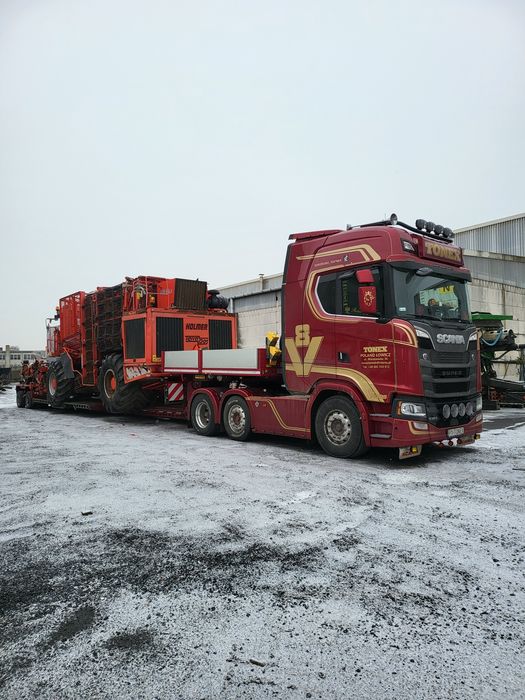Transport kombajnów sieczkarni opryskiwaczy forwarder harvester domków