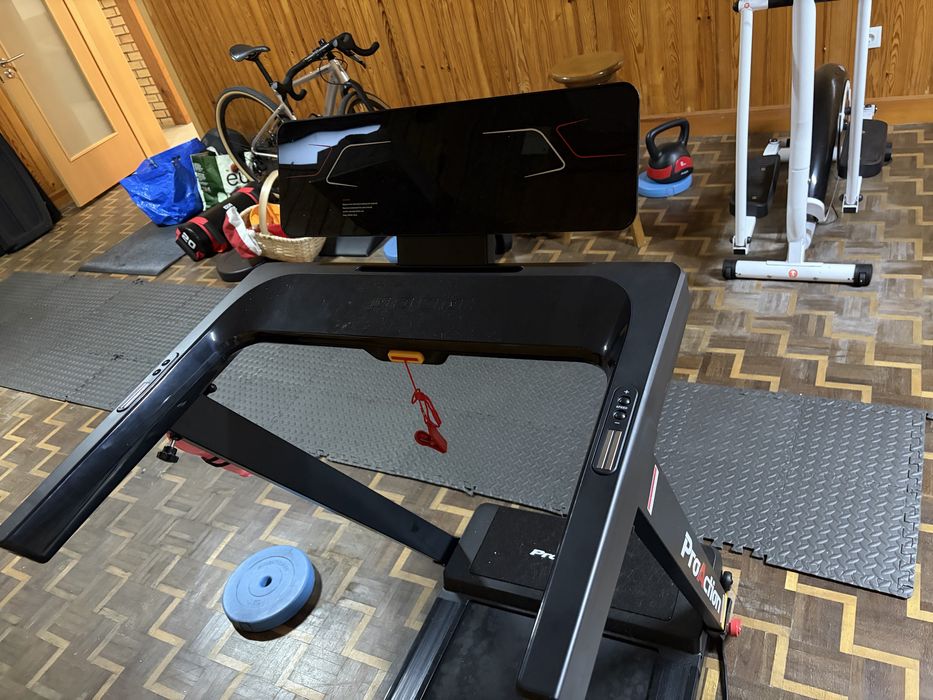 Passadeira de Correr BH Fitness Nyman G6400 (Ultra-Compacta) – Como Nova