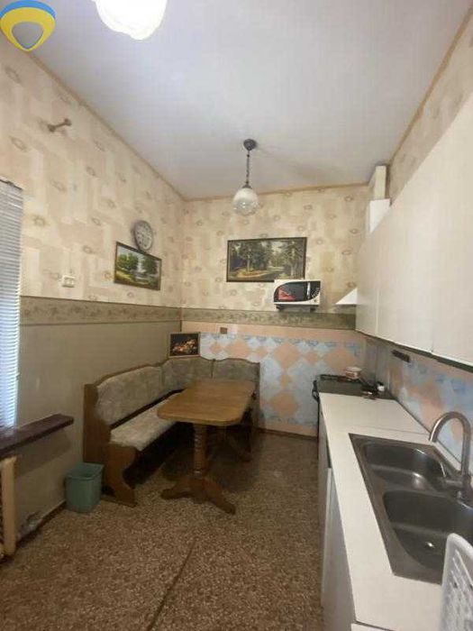 Небольшой дом с гостевым домиком рядом с парком 411-й батареи