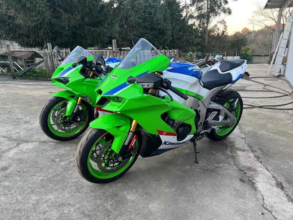 KAWASAKI ZX10R - 24