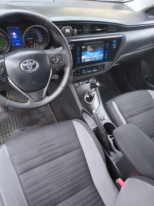 Toyota Auris 2015 r 1.8 hybryda