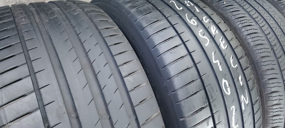 Pneus 265/40/22 semi novos