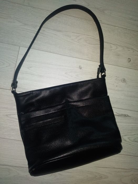 Torebka czarna plus gratis ciuszki